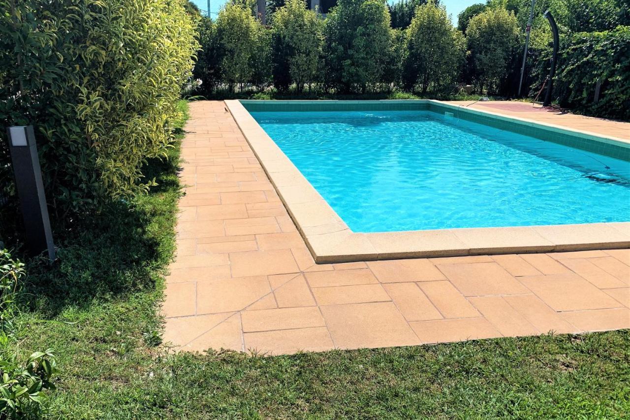 Apartment Charme And Relax With Garden And Swimming Pool Desenzano del Garda Exterior foto