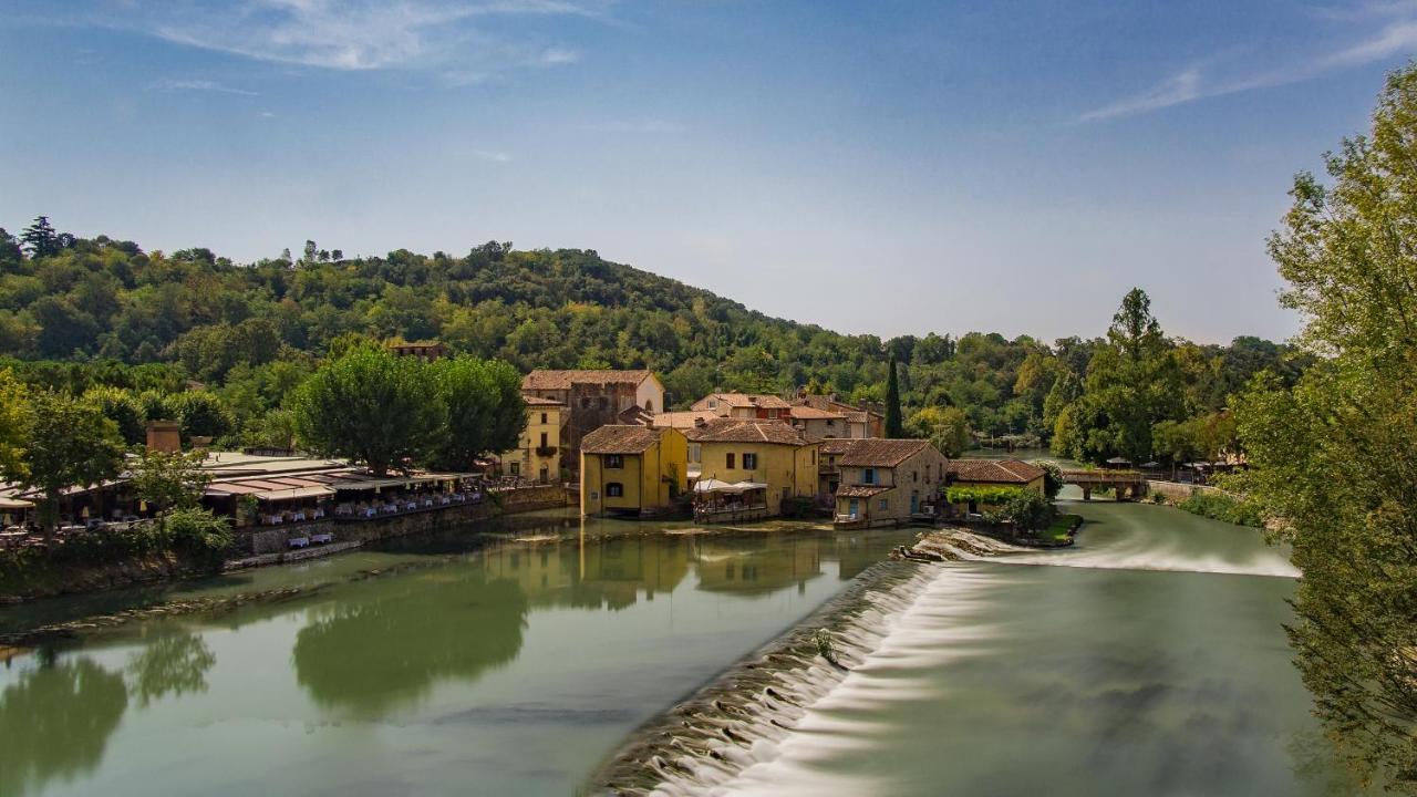 Apartment Charme And Relax With Garden And Swimming Pool Desenzano del Garda Exterior foto