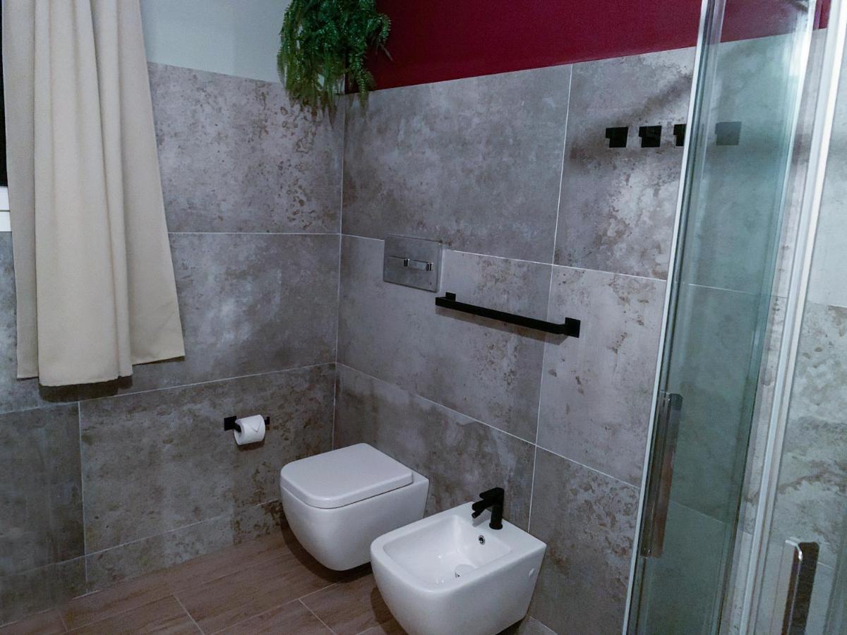 Apartment Charme And Relax With Garden And Swimming Pool Desenzano del Garda Exterior foto